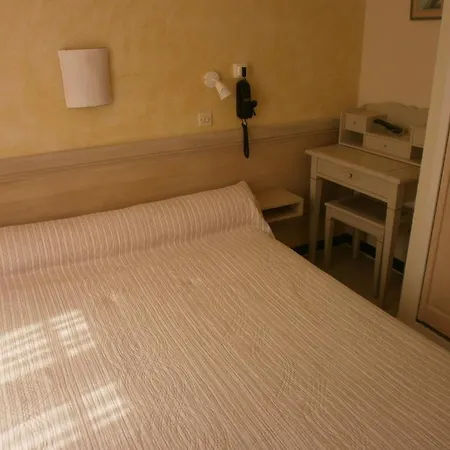 Du Parc Hotel 2*